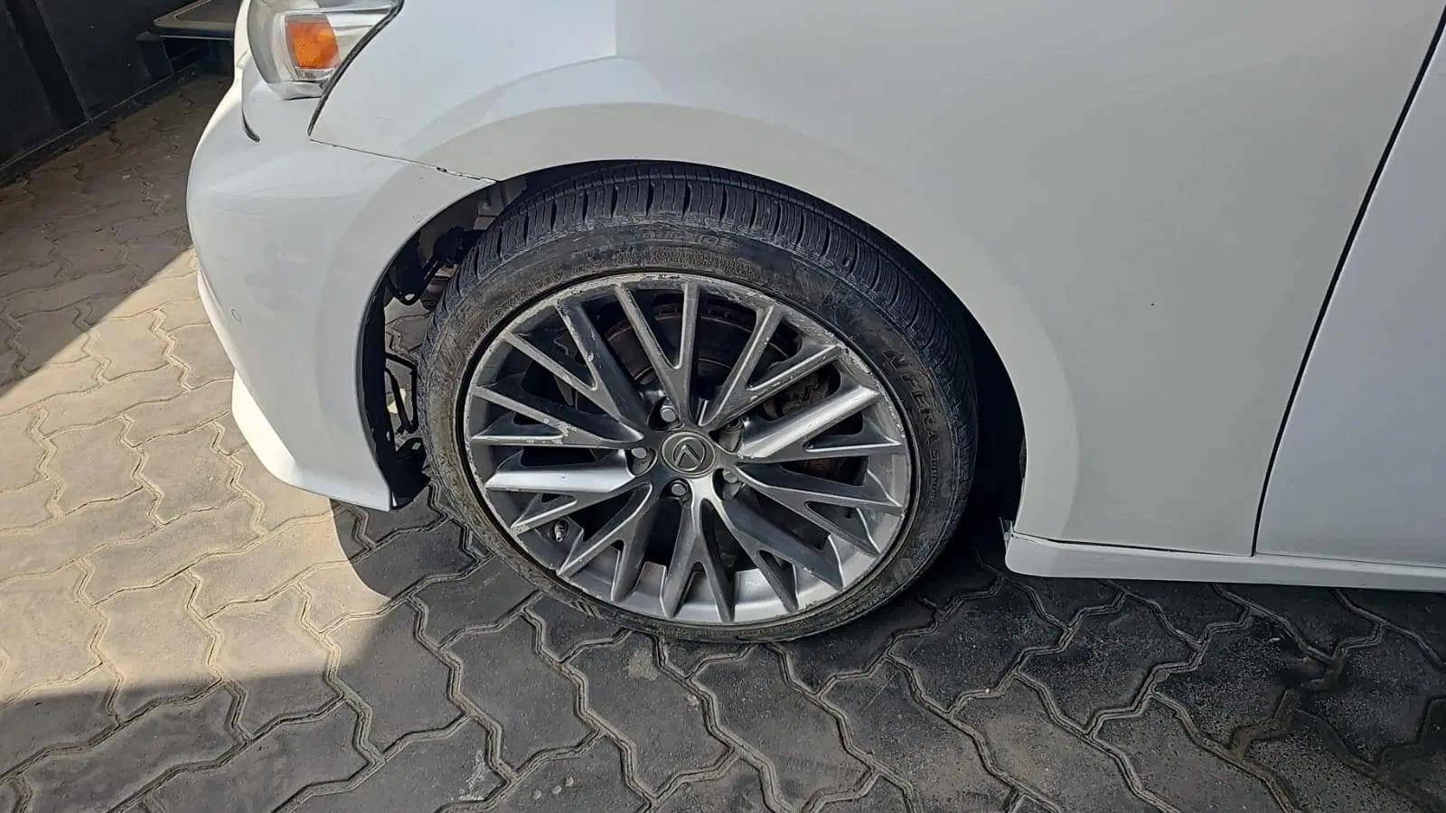 2014 LEXUS IS 250 — 100982 KM — Lot 013013 — Souq - Marhaba Auctions Used Cars - Image 10