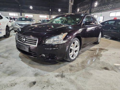 NISSAN MAXIMA
