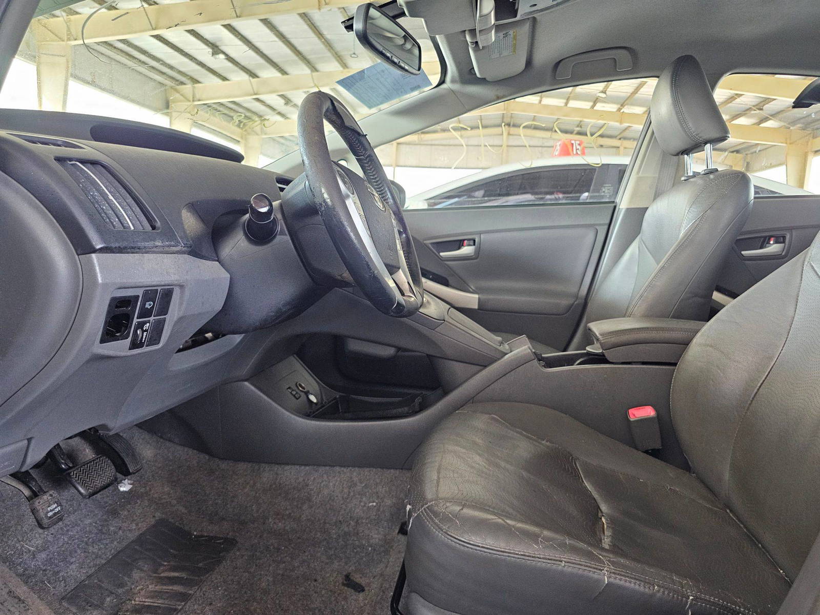 2010 TOYOTA PRIUS — 238739 Miles — Lot U6A0124624 — Souq - Marhaba Auctions Used Cars - Image 8