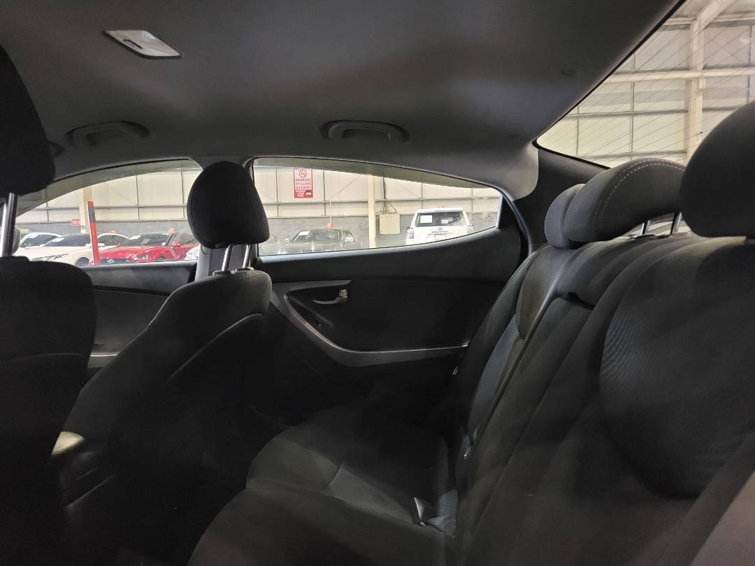 2015 HYUNDAI ELANTRA — 212300 KM — Lot H606426 — Main - Marhaba Auctions Used Cars - Image 7