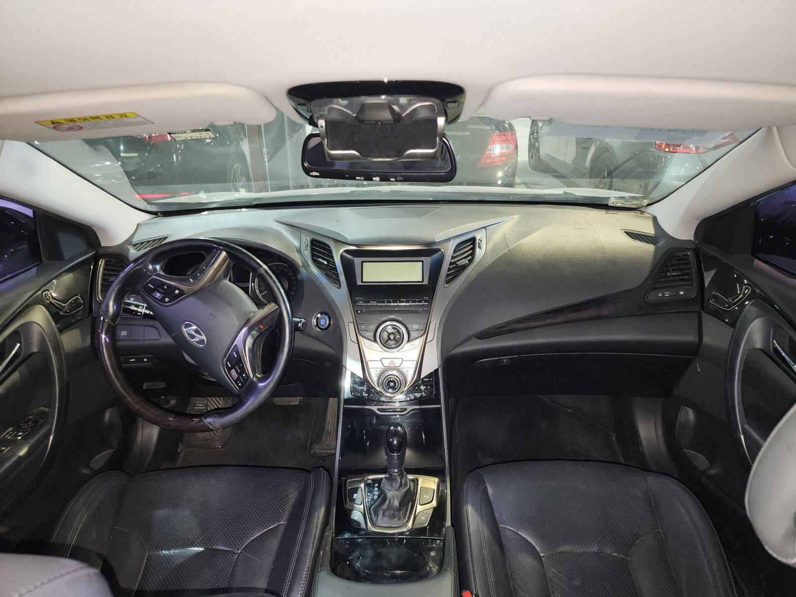 HYUNDAI GRANDEUR 2012 - Marhaba Auction Used Cars - Image 4