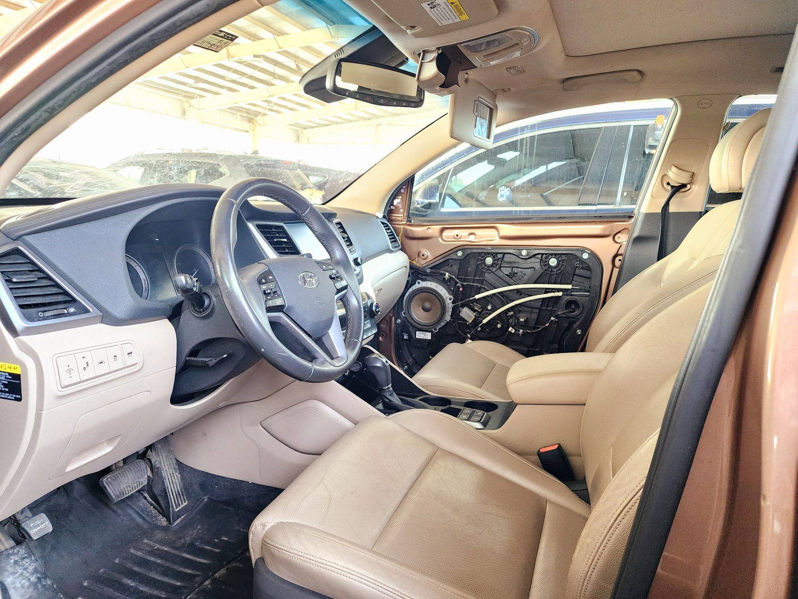 2017 HYUNDAI TUCSON — 117815 Miles — Lot 27HU319926 — Souq - Marhaba Auctions Used Cars - Image 9