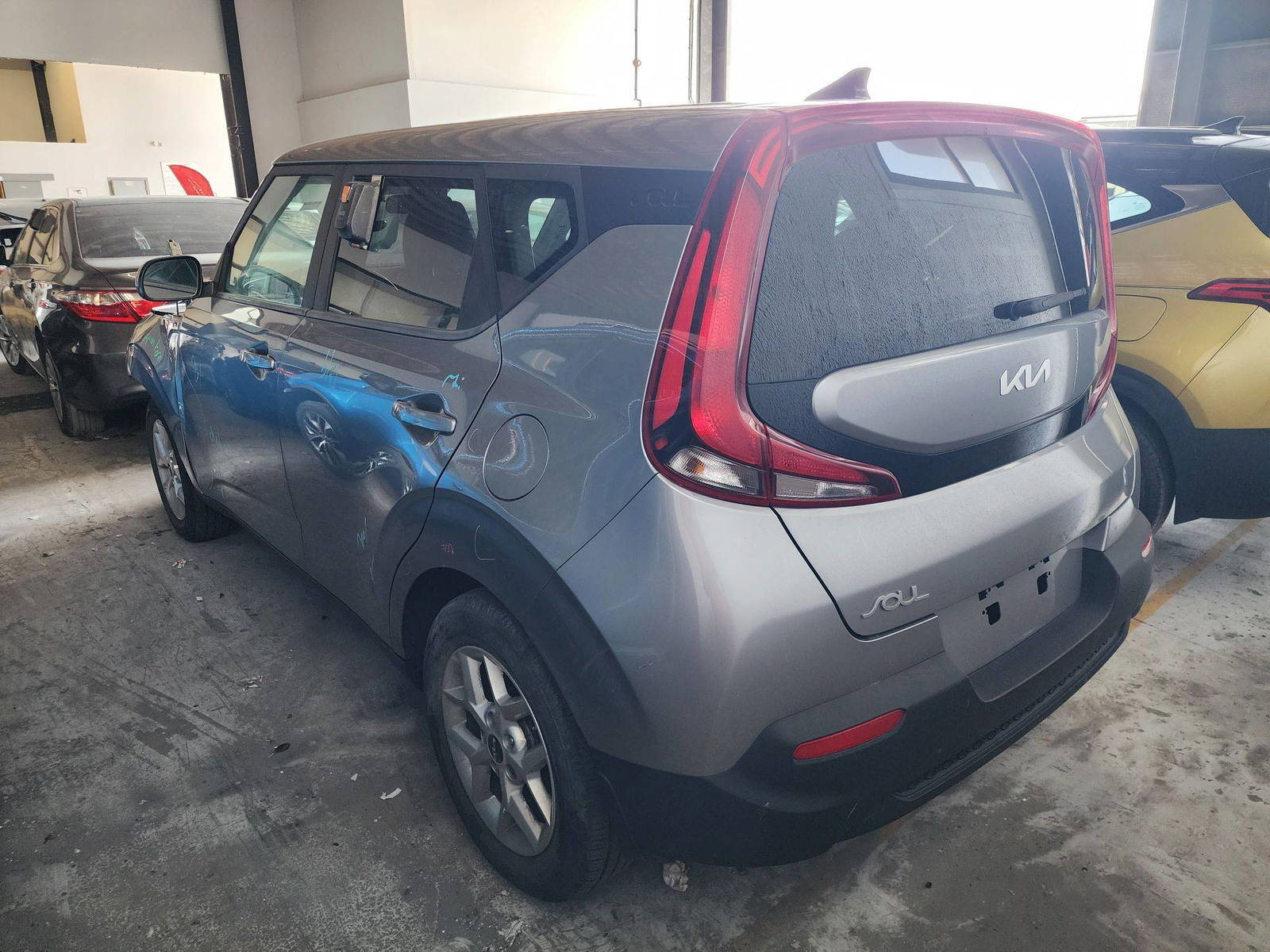 2022 KIA SOUL — 5584 Miles — Lot 83199944 — Souq - Marhaba Auctions Used Cars - Image 4