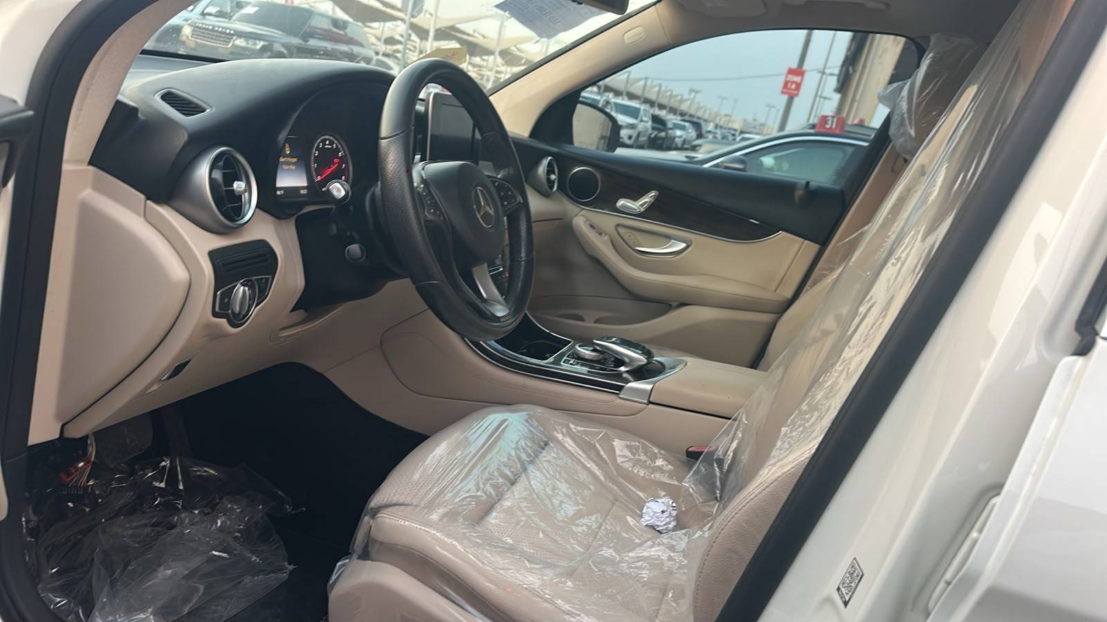 2016 MERCEDES BENZ GLC-300 — 130007 Miles — Lot 073352 — Souq - Marhaba Auctions Used Cars - Image 10
