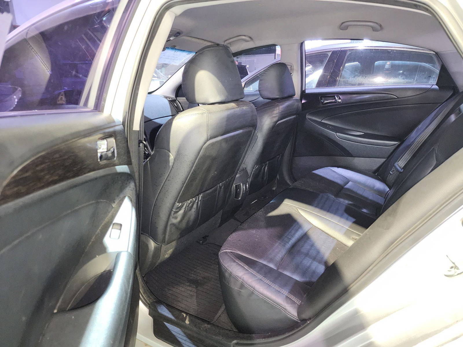 2014 HYUNDAI SONATA — 209880 KM — Lot 613281 — Al Quoz - Marhaba Auctions Used Cars - Image 8