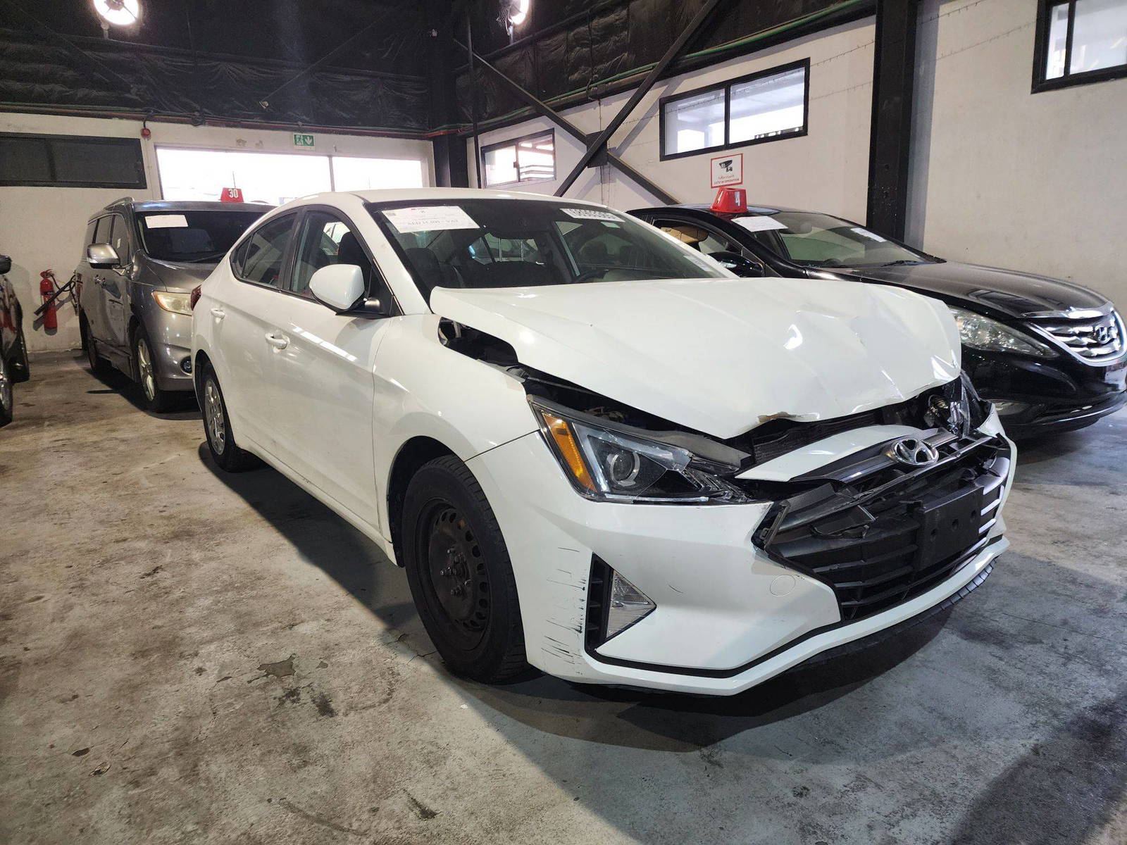 2019 HYUNDAI ELANTRA — 95565 KM — Lot 68903365 — Main - Marhaba Auctions Used Cars - Image 5