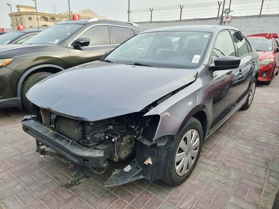 2016 VOLKSWAGEN JETTA — 112074 Miles — Lot 40580514 — Souq - Marhaba Auctions Used Cars - Image 4