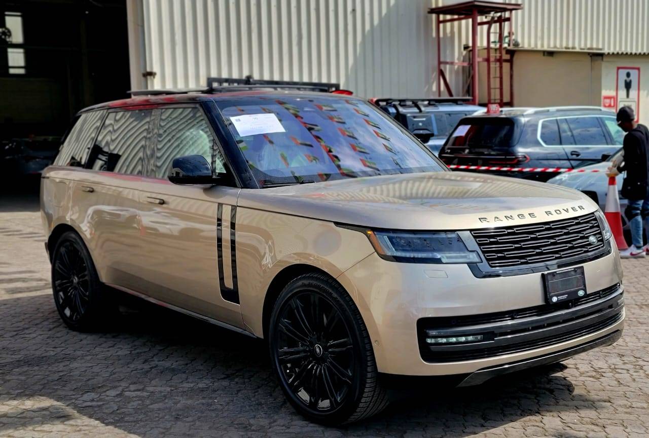 2023 LAND ROVER RANGE ROVER — 228 KM — Lot A076369 — Main - Marhaba Auctions Used Cars - Image 4
