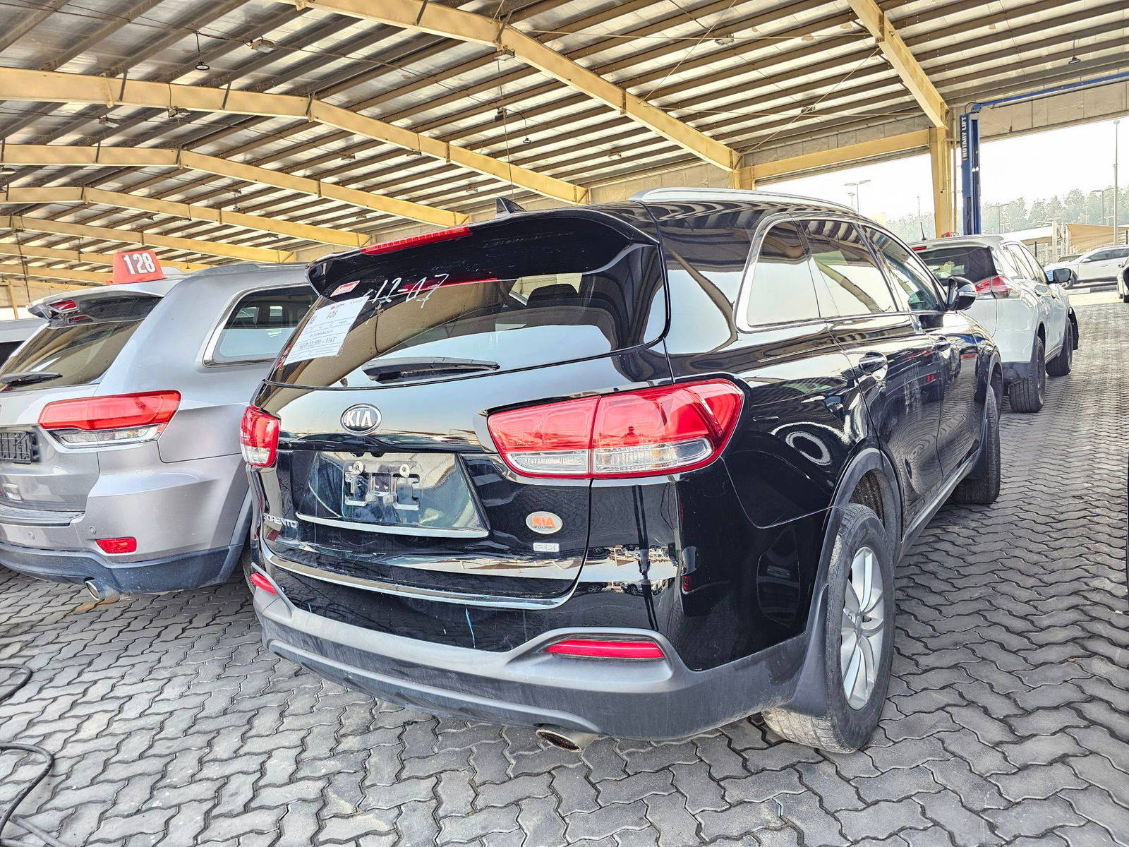 2018 KIA SORENTO — 126131 Miles — Lot 87311554 — Souq - Marhaba Auctions Used Cars - Image 3