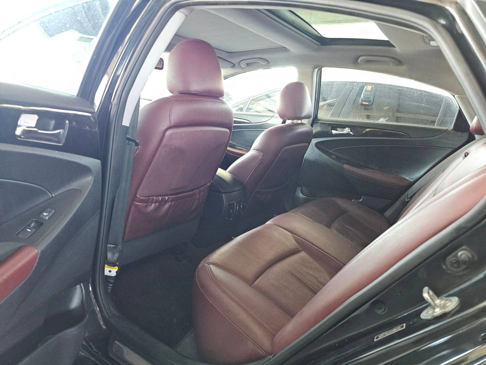2012 HYUNDAI SONATA — 189904 Miles — Lot H466155 — Souq - Marhaba Auctions Used Cars - Image 16