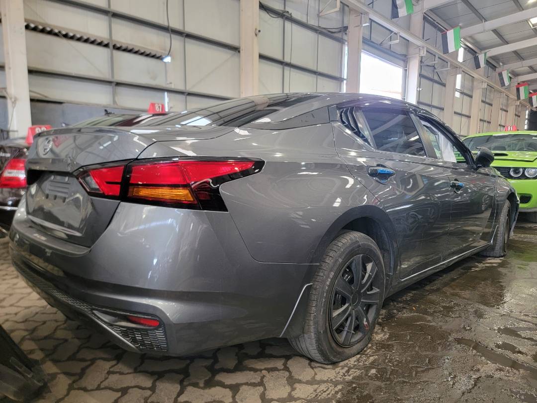 2021 NISSAN ALTIMA — 122772 Miles — Lot 42427594 — Souq - Marhaba Auctions Used Cars - Image 3