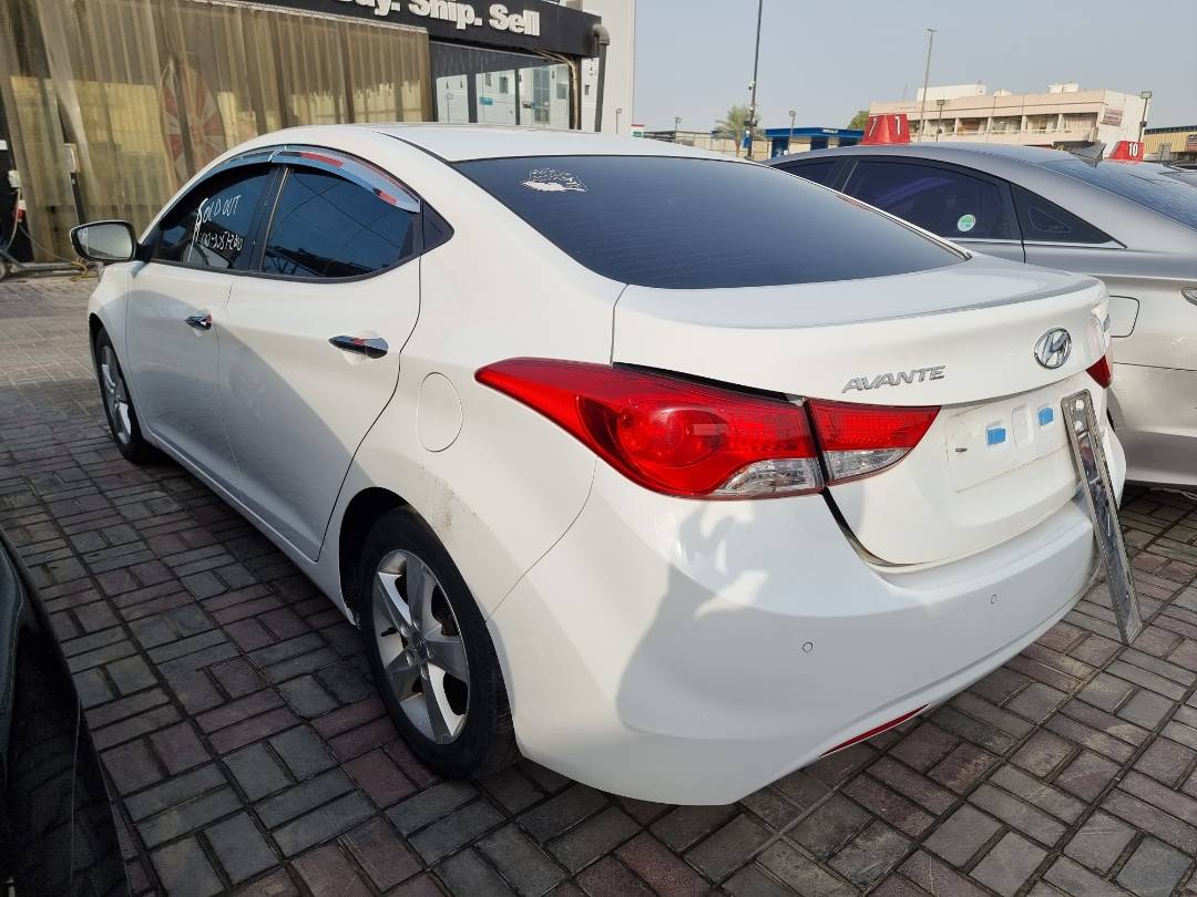 HYUNDAI AVANTE 2011 - Marhaba Auction Used Cars - Image 4