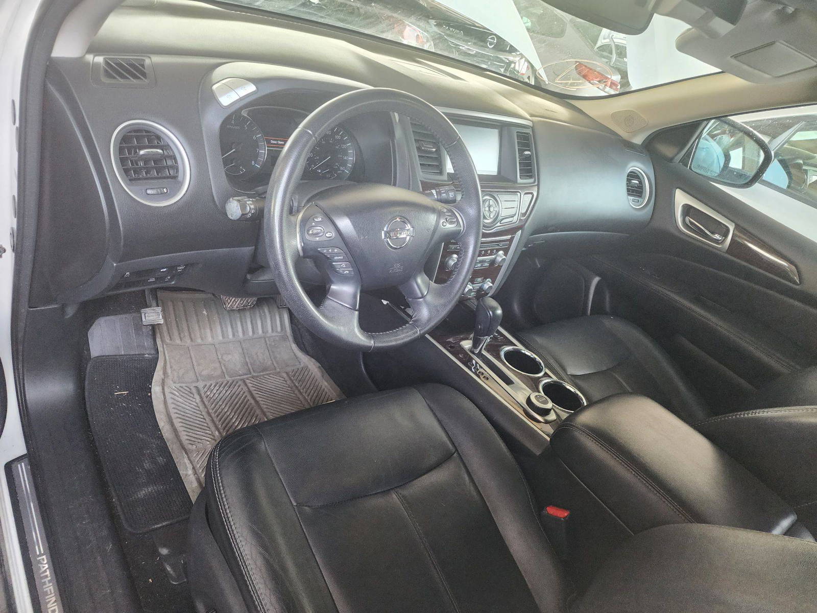 2014 NISSAN PATHFINDER — 137905 Miles — Lot 68942163 - Marhaba Auctions Used Cars - Image 4