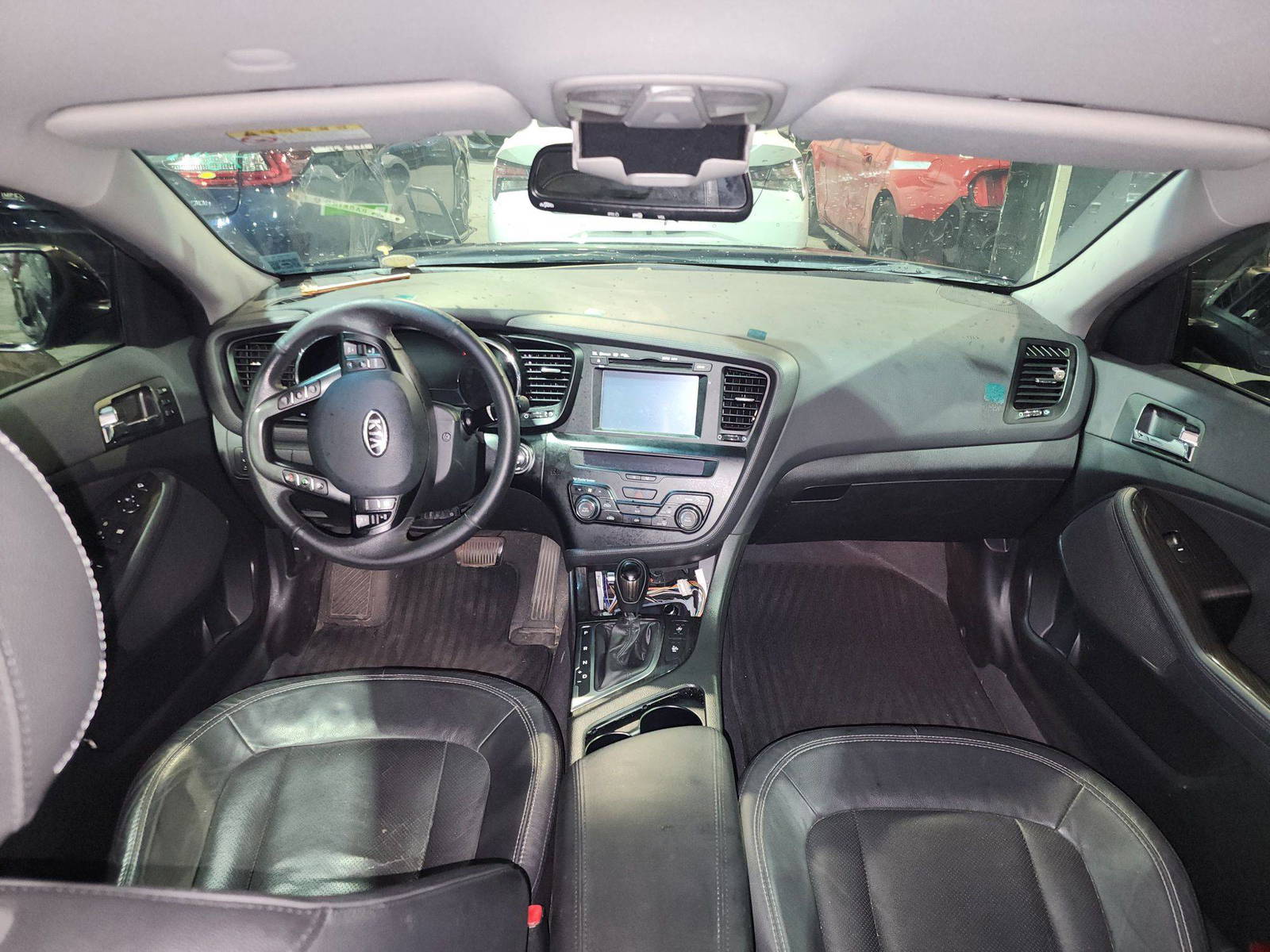 2011 KIA K5 — 168771 KM — Lot 018452 — Al Quoz - Marhaba Auctions Used Cars - Image 8