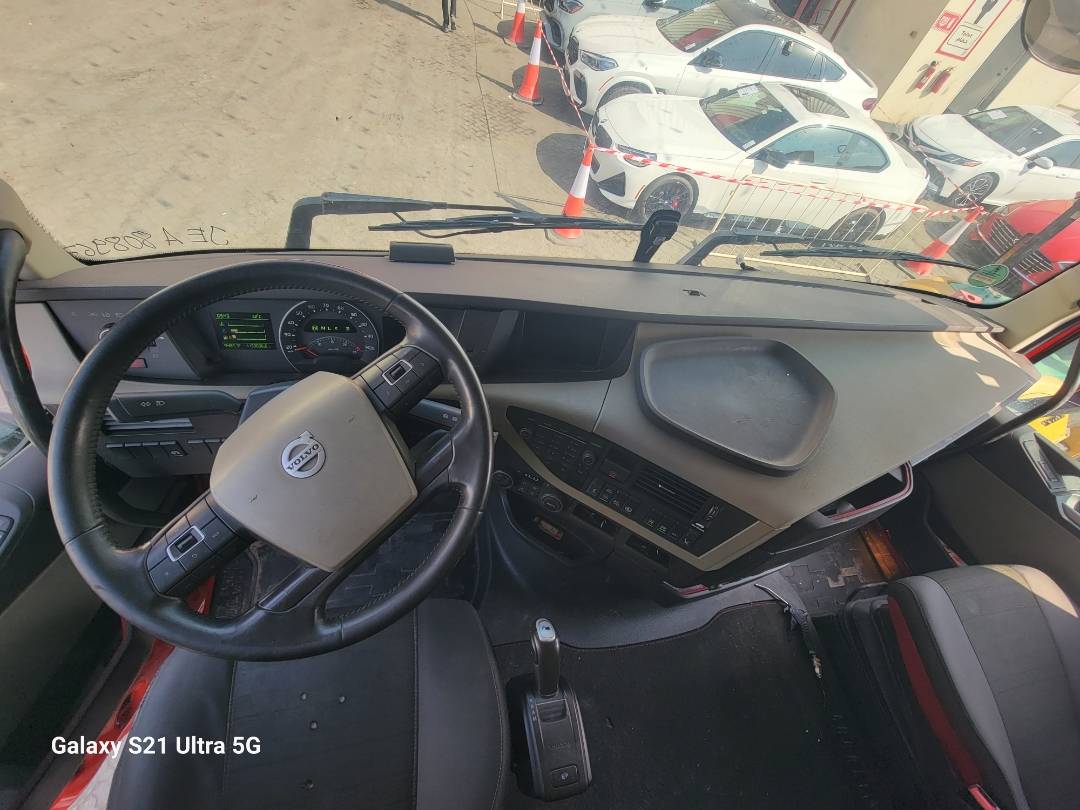 2017 VOLVO FH-Series — 1133036 KM — Lot A808967 — Al Quoz - Marhaba Auctions Used Cars - Image 7