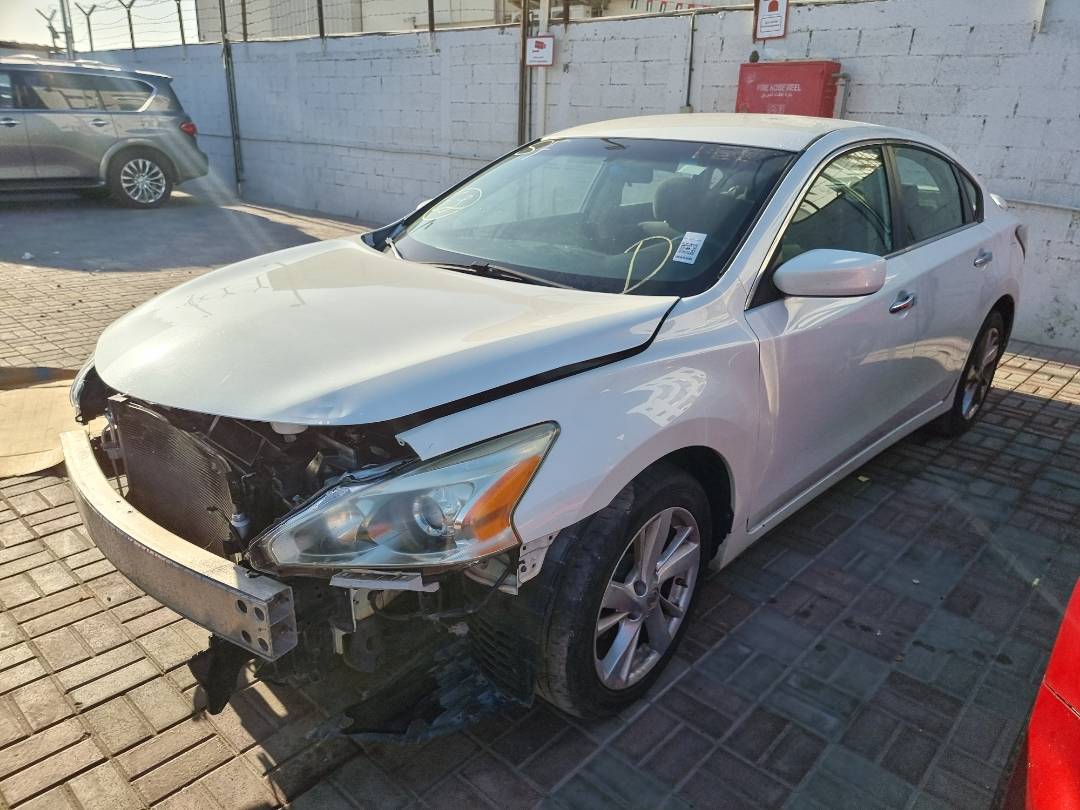 2014 NISSAN ALTIMA — 185604 Miles — Lot 125487 — Souq - Marhaba Auctions Used Cars - Image 4