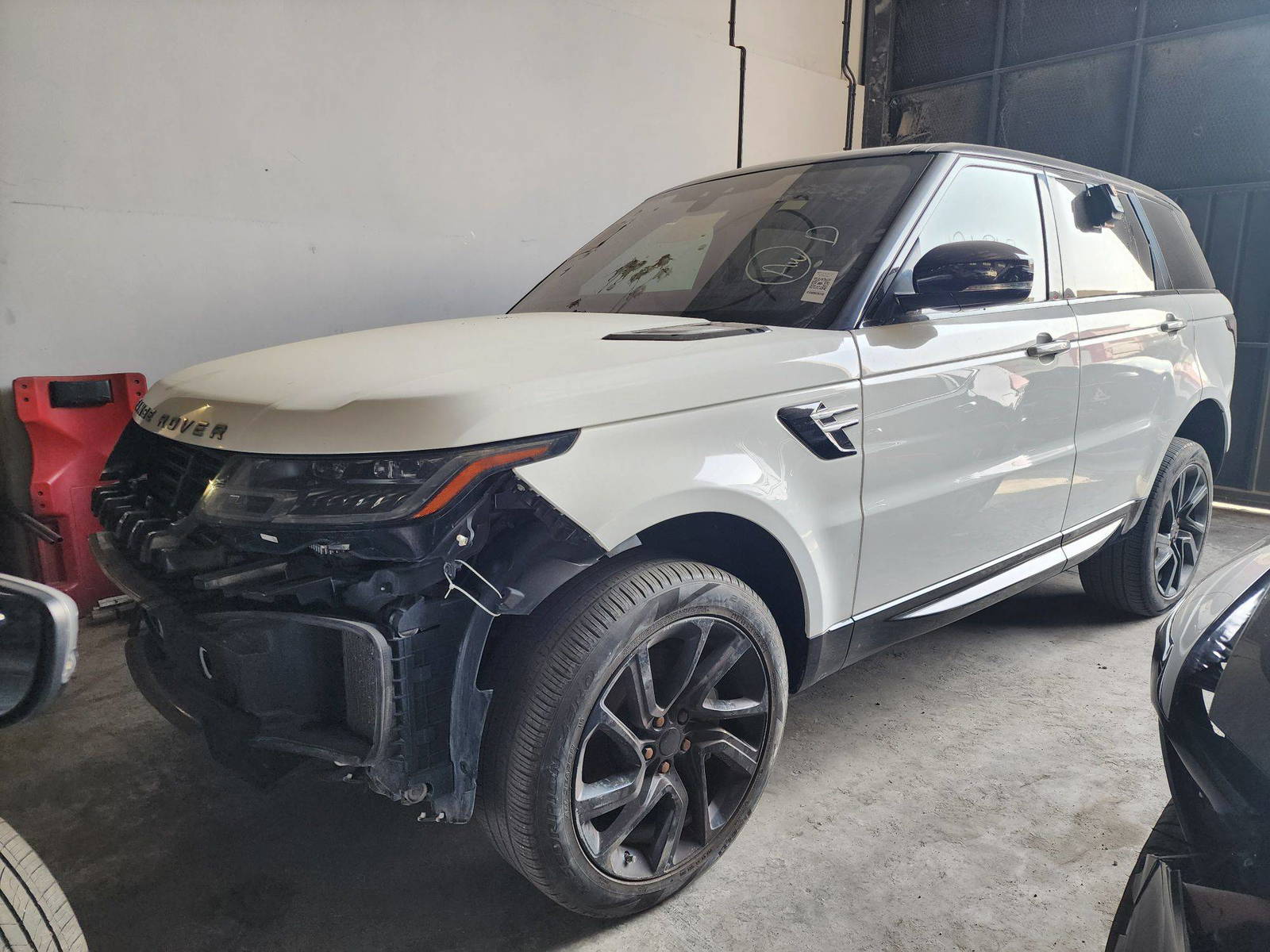 2020 LAND ROVER RANGE ROVER SPORT HSE — 126867 Miles — Lot LA706203 — Main - Marhaba Auctions Used Cars - Image 5