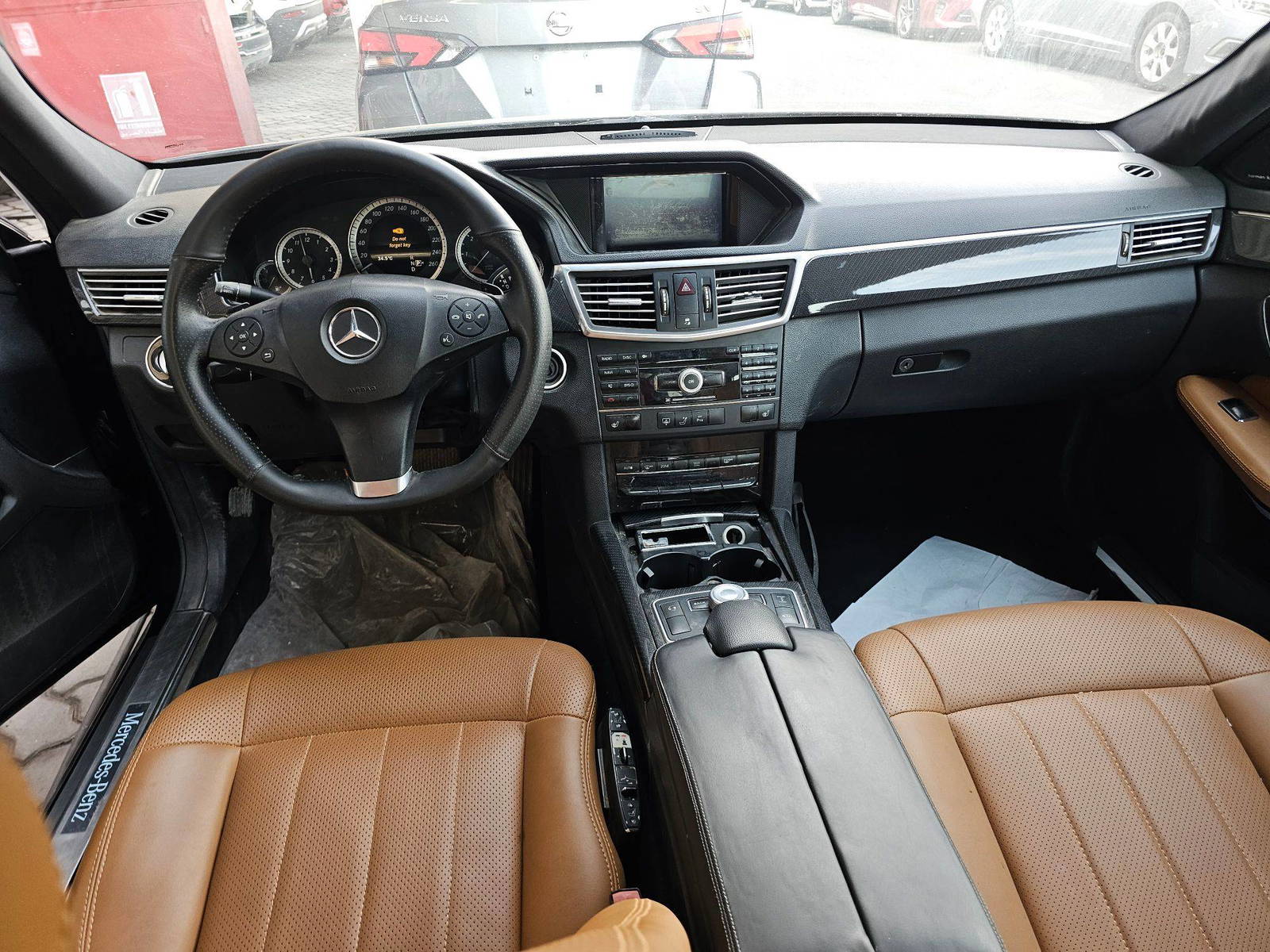 2010 MERCEDES BENZ E 550 — 170131 KM — Lot 4AA123681 — Souq - Marhaba Auctions Used Cars - Image 7