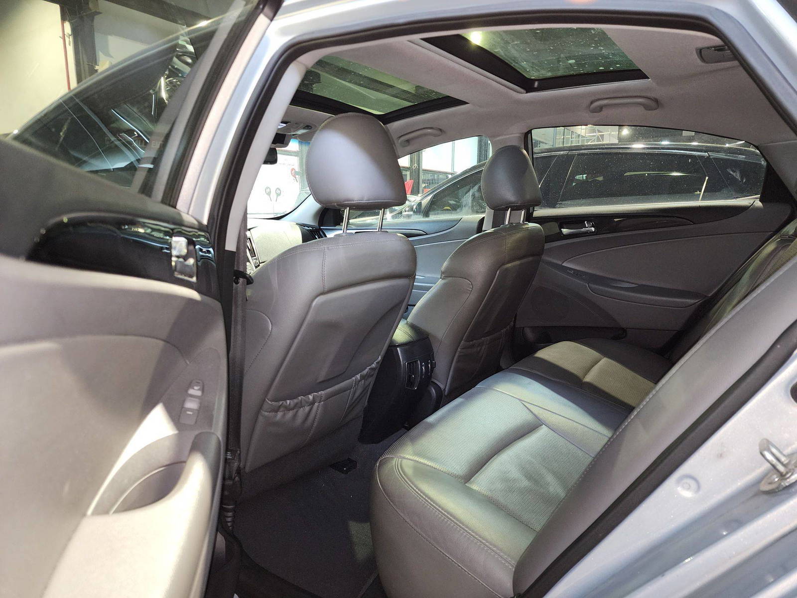 2014 HYUNDAI SONATA — 167067 Miles — Lot 113343 — Al Quoz - Marhaba Auctions Used Cars - Image 7