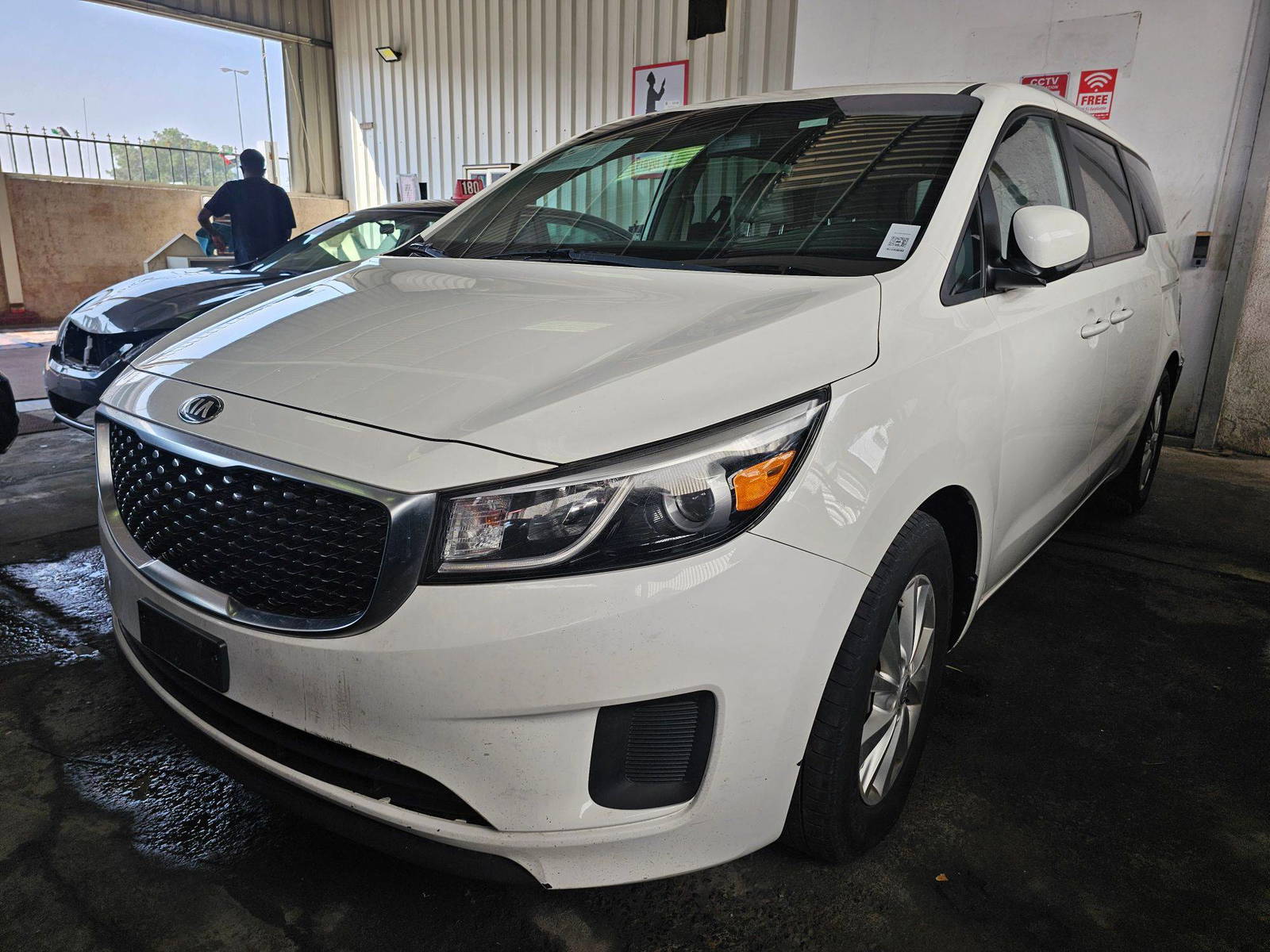 2015 KIA SEDONA — 177205 Miles — Lot KNDMB5C10F6070214 — Main - Marhaba Auctions Used Cars - Image 3
