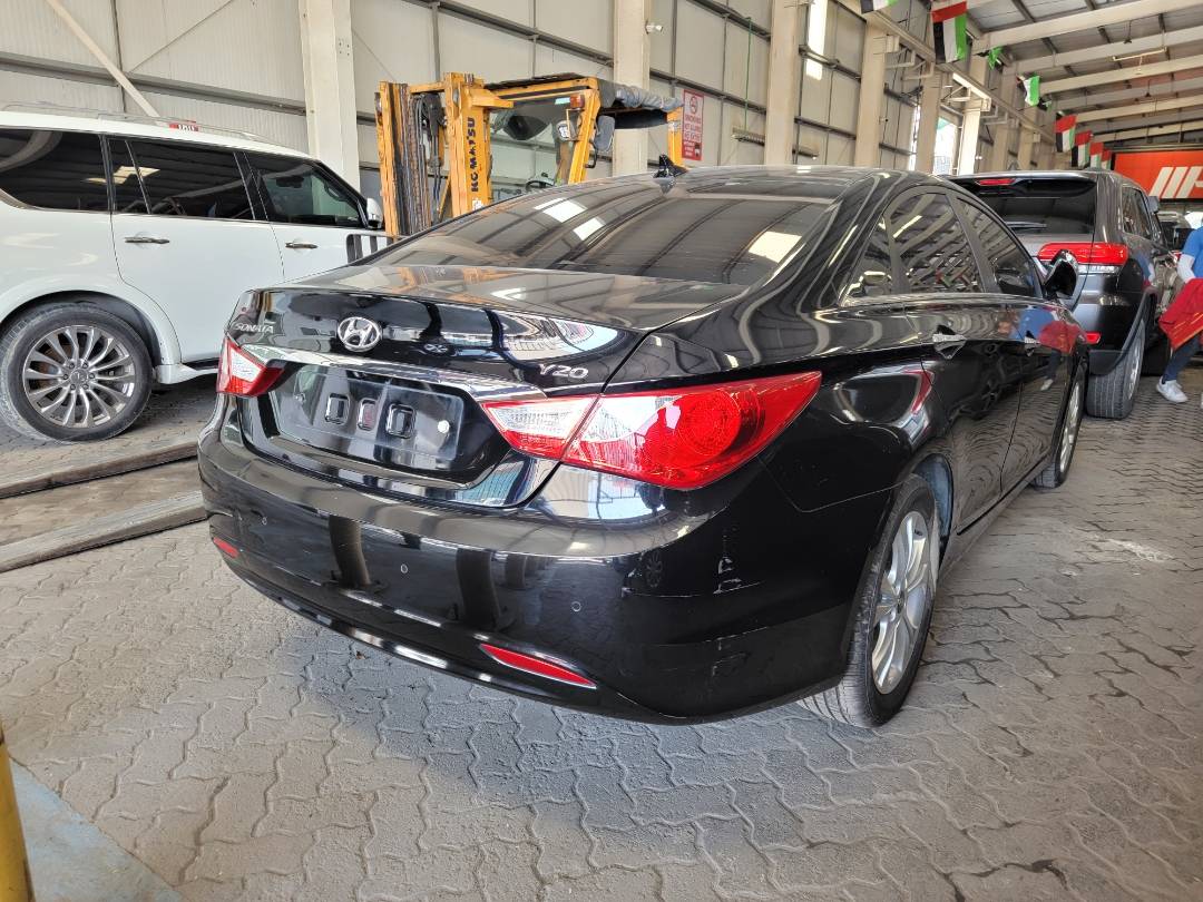 2010 HYUNDAI SONATA — 122817 KM — Lot 088774 — Ind. 12 - Marhaba Auctions Used Cars - Image 4