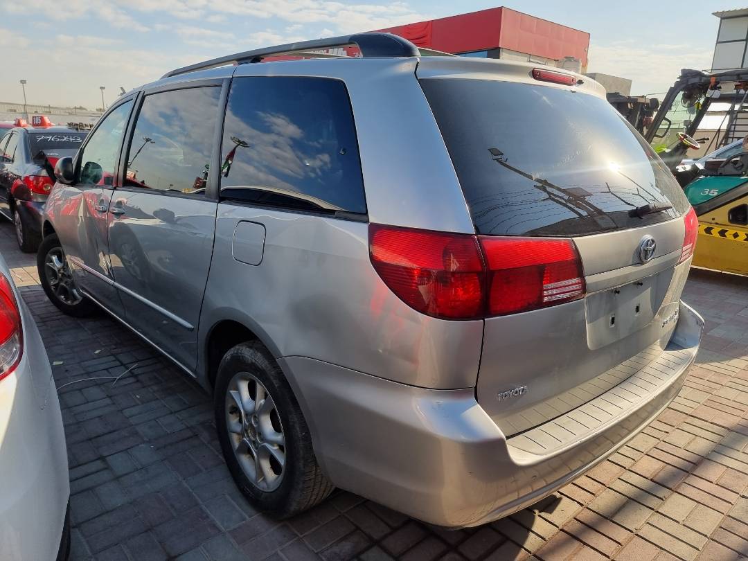 2004 TOYOTA SIENNA — 210320 Miles — Lot 215487 — Ind. 12 - Marhaba Auctions Used Cars - Image 4