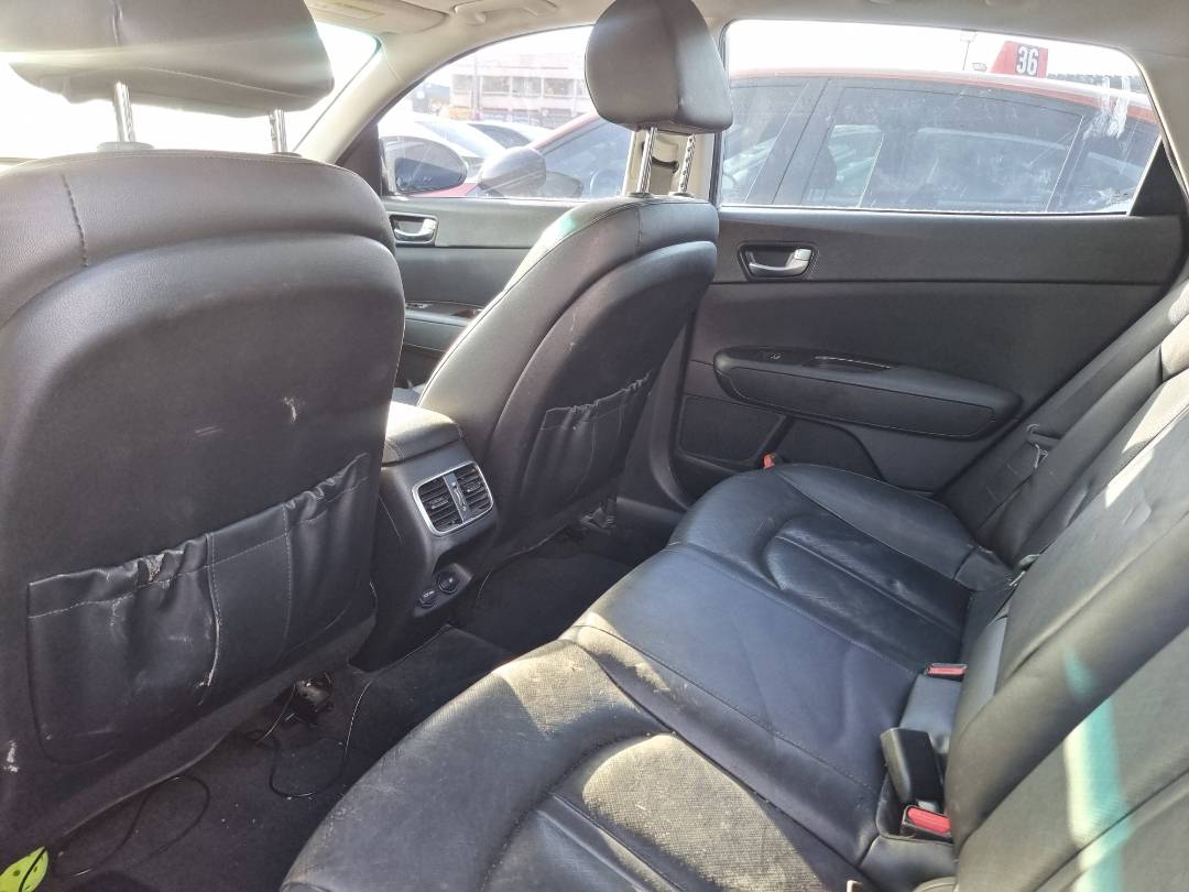2018 KIA OPTIMA — 114149 Miles — Lot G237302 — Ind. 12 - Marhaba Auctions Used Cars - Image 9