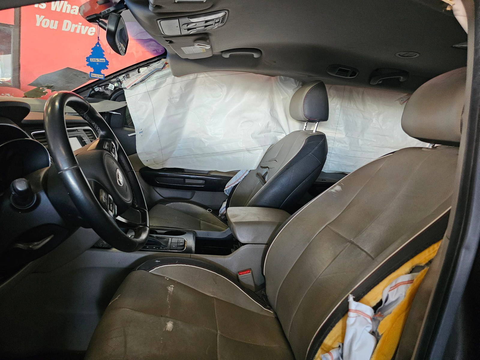 2016 KIA SEDONA — 105888 Miles — Lot G6184313 - Marhaba Auctions Used Cars - Image 9