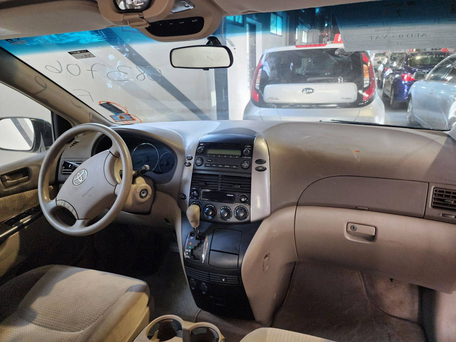 2006 TOYOTA SIENNA — 189862 Miles — Lot 83706 — Al Quoz - Marhaba Auctions Used Cars - Image 8