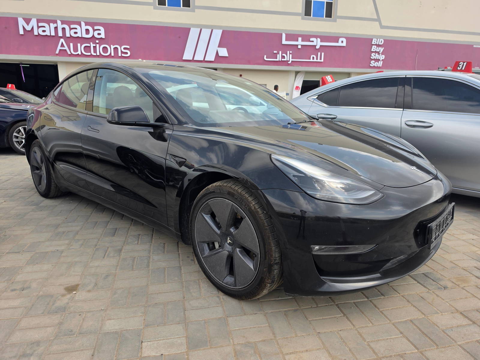 Tesla Model 3 2023 view 2