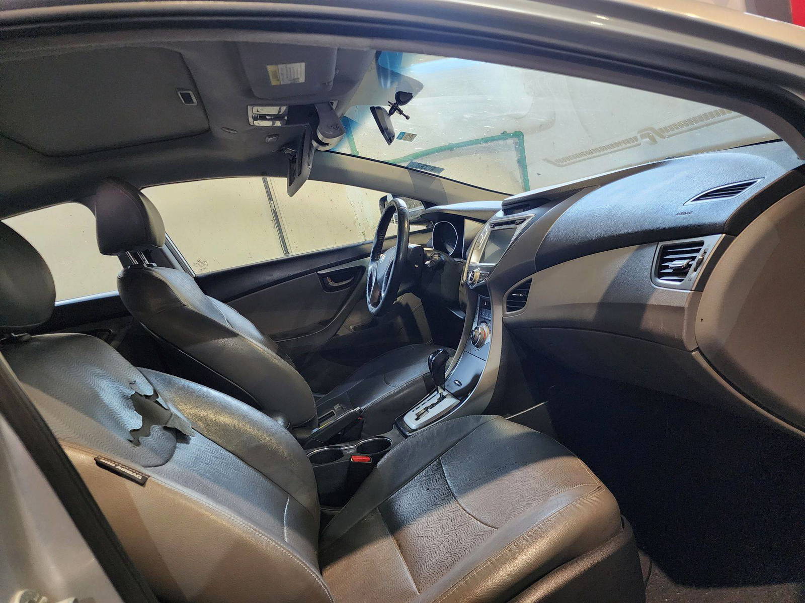 2012 HYUNDAI ELANTRA — 155578 Miles — Lot 418623 — Al Quoz - Marhaba Auctions Used Cars - Image 9
