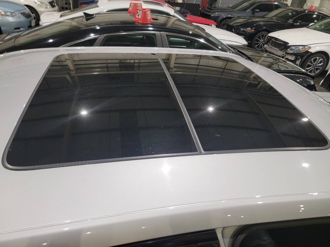 2020 CHRYSLER 300 — 67310 Miles — Lot H180667 - Marhaba Auctions Used Cars - Image 7