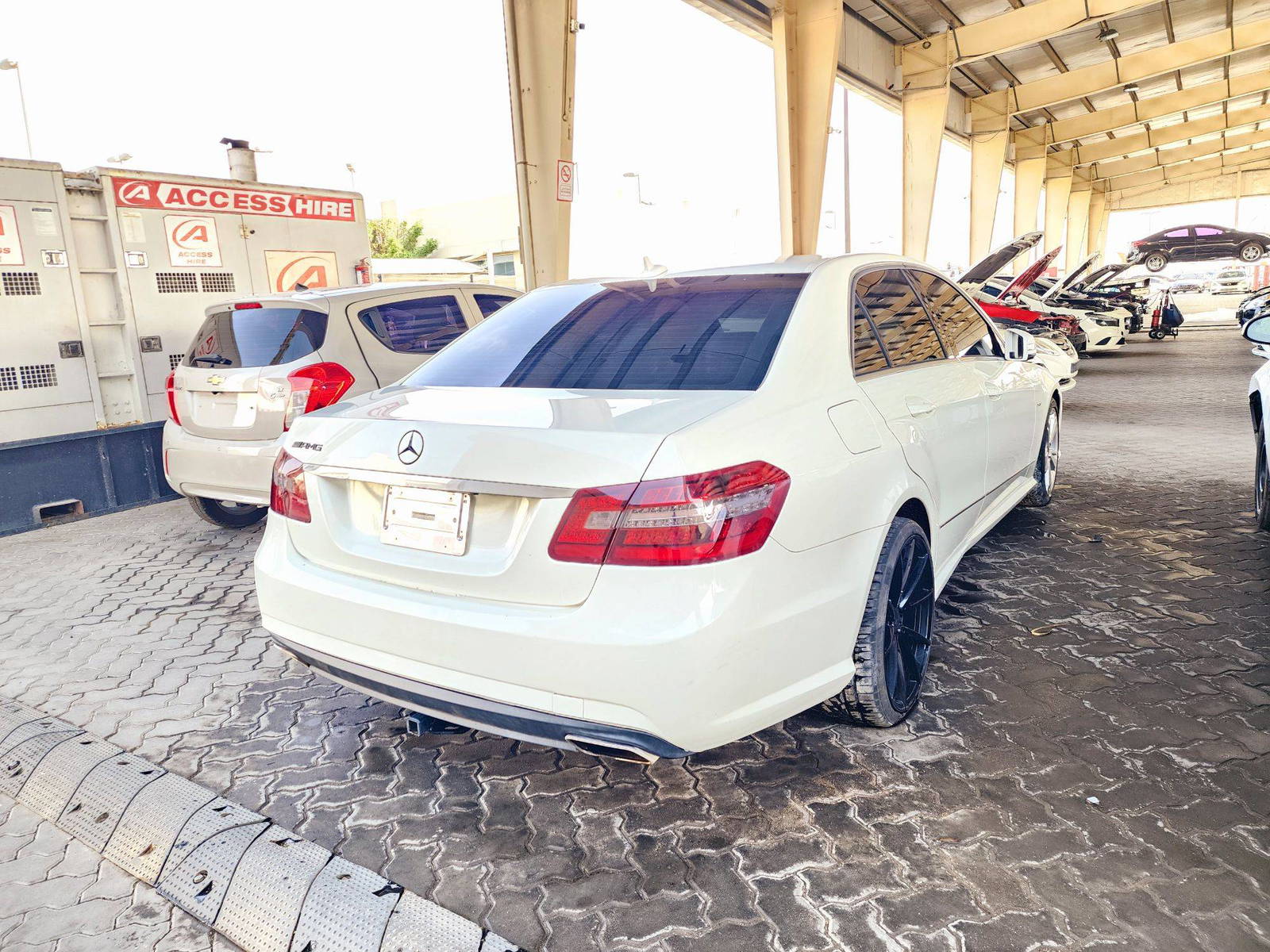 2012 MERCEDES BENZ E 350 — 132075 Miles — Lot 5KB2CA551564 — Souq - Marhaba Auctions Used Cars - Image 3