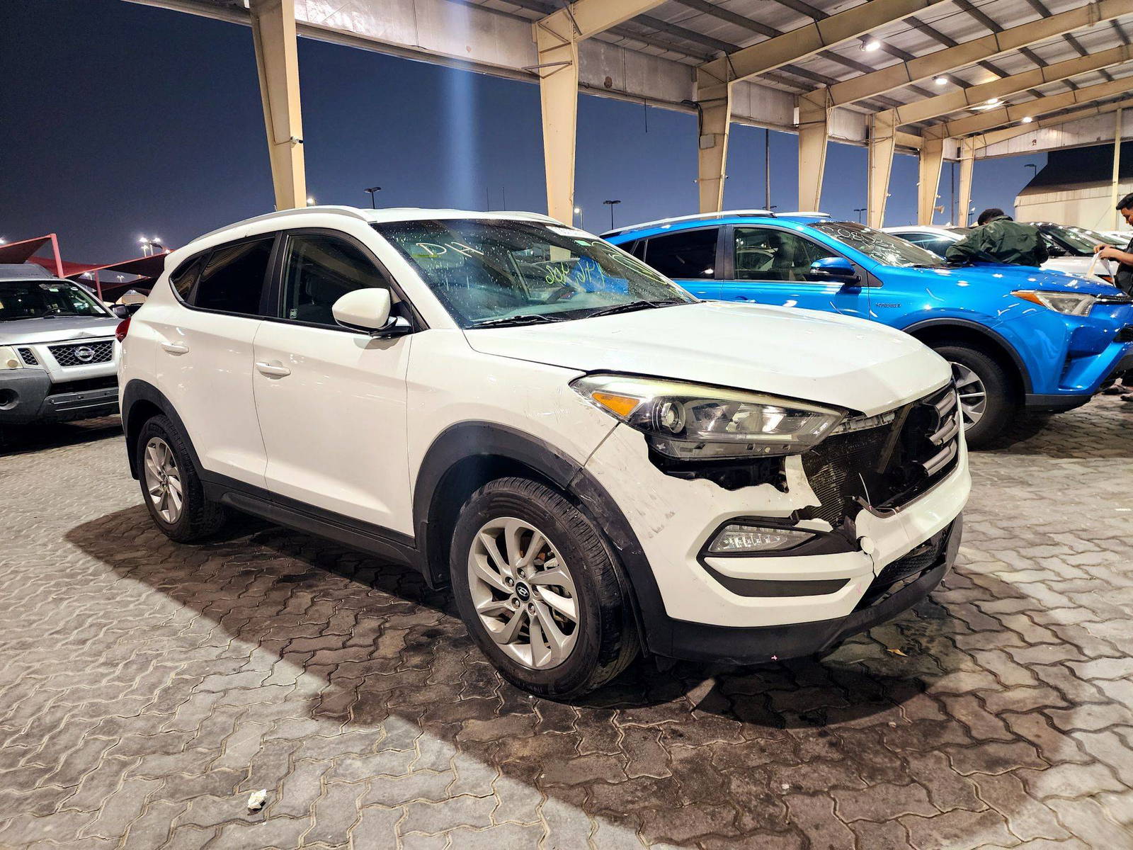 2016 HYUNDAI TUCSON — 146406 Miles — Lot 79010274 — Souq - Marhaba Auctions Used Cars - Image 4