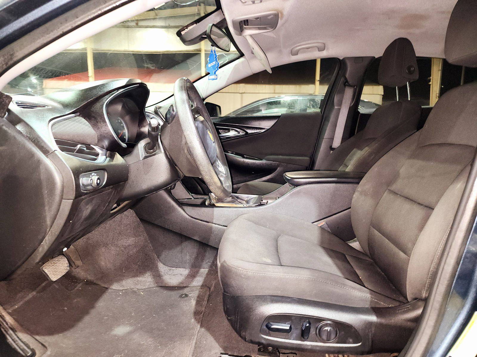 2020 CHEVROLET MALIBU — 93706 Miles — Lot 76323413 — Souq - Marhaba Auctions Used Cars - Image 8
