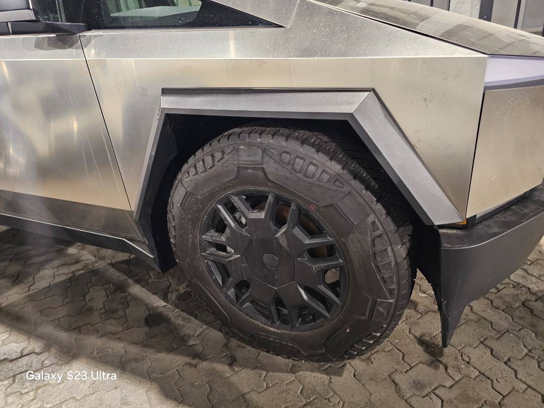 TESLA CYBERTRUCK 2024 - Marhaba Auction Used Cars - Image 11