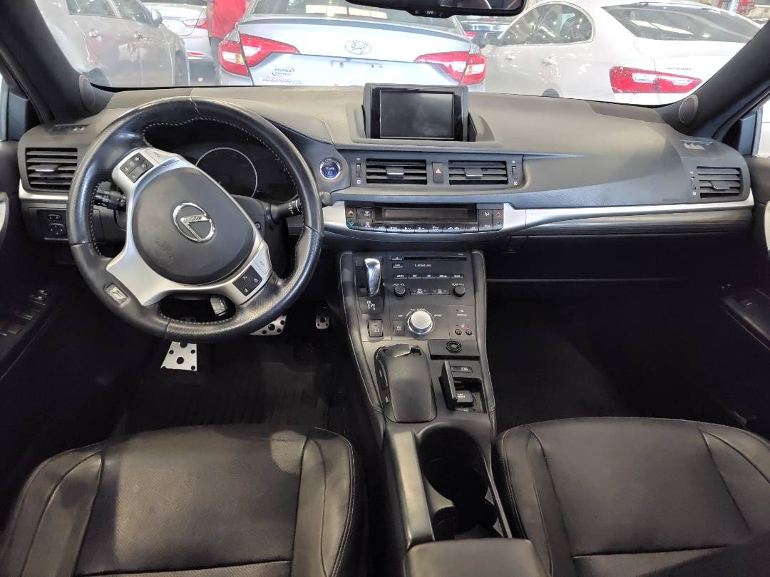 2012 LEXUS CT 200 — 71758 Miles — Lot 0C2046173 — Main - Marhaba Auctions Used Cars - Image 7