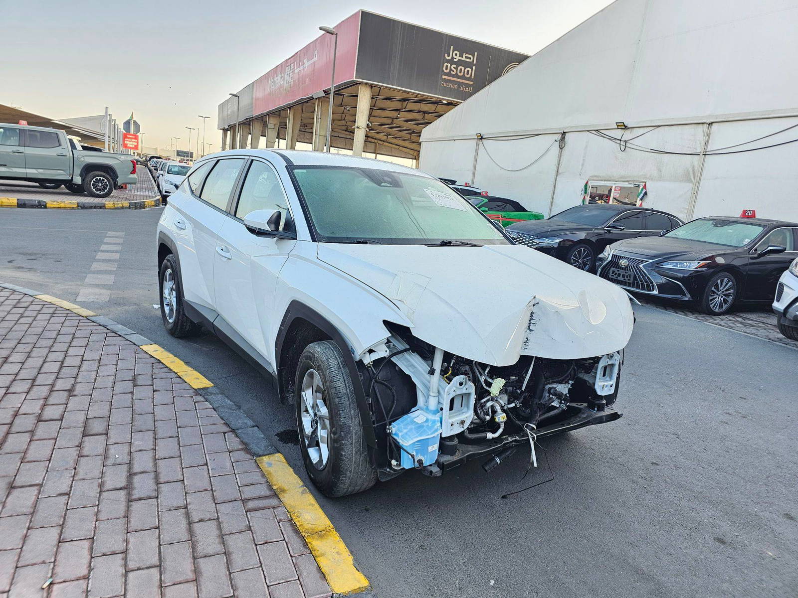 2023 HYUNDAI TUCSON — sold — 19074 Miles — Lot 43293078 — Souq - Marhaba Auctions Used Cars - Image 4