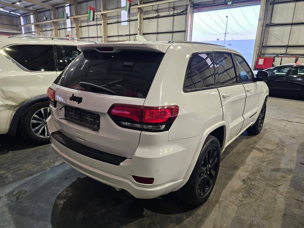2019 JEEP GRAND CHEROKEE LAREDO — 95239 KM — Lot G2KC59760 — Main - Marhaba Auctions Used Cars - Image 5