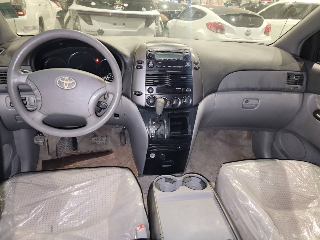 2009 TOYOTA SIENNA — 190189 Miles — Lot 230065 — Main - Marhaba Auctions Used Cars - Image 7