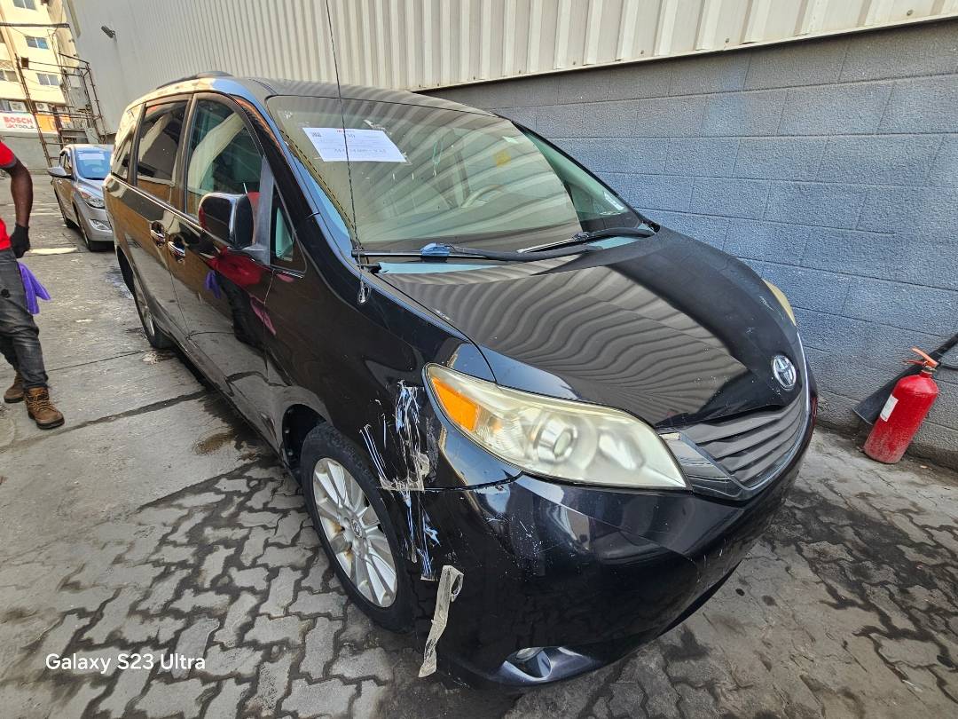 2013 TOYOTA SIENNA — 228677 Miles — Lot XDS049677 — Main - Marhaba Auctions Used Cars - Image 4