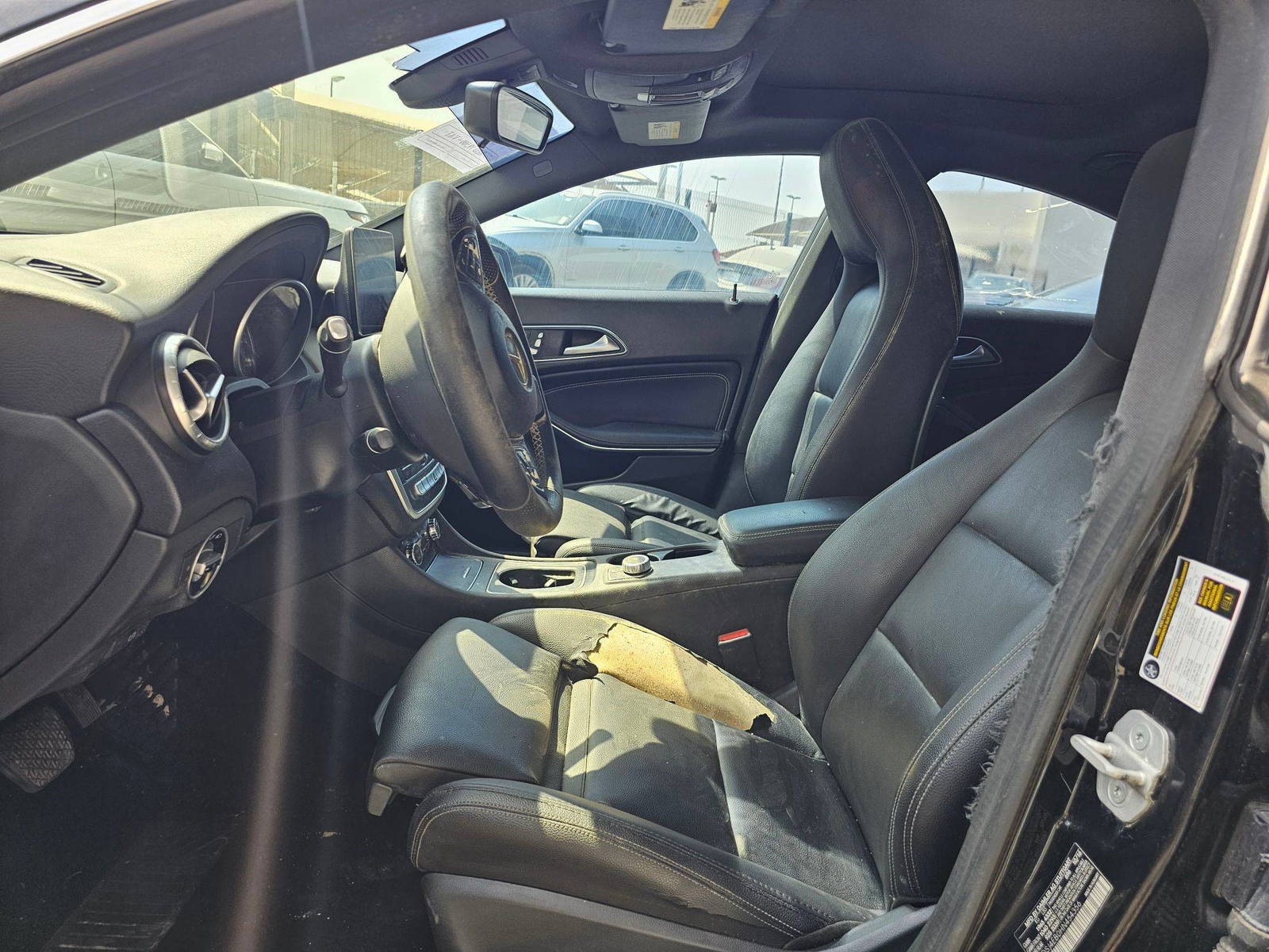 2017 MERCEDES BENZ CLA 250 — 186869 Miles — Lot 0HN454356 — Souq - Marhaba Auctions Used Cars - Image 9