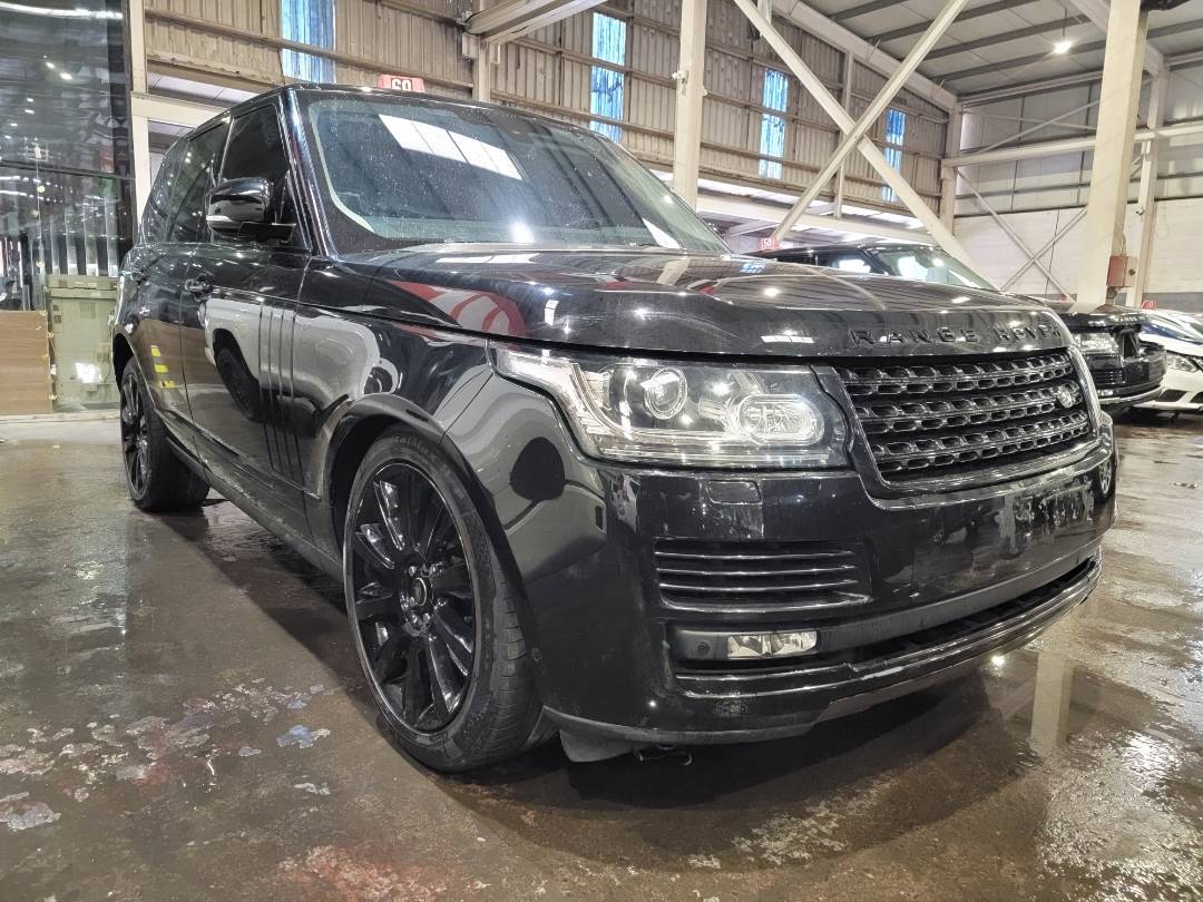 2015 LAND ROVER RANGE ROVER VOGUE — 169951 KM — Lot FA217575 — Main - Marhaba Auctions Used Cars - Image 5