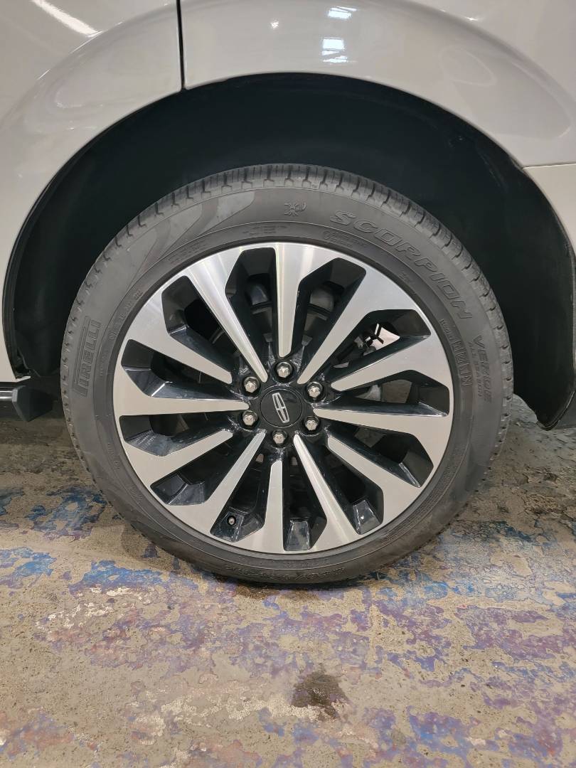 2023 LINCOLN NAVIGATOR — 3267 Miles — Lot EL01290 — Main - Marhaba Auctions Used Cars - Image 9