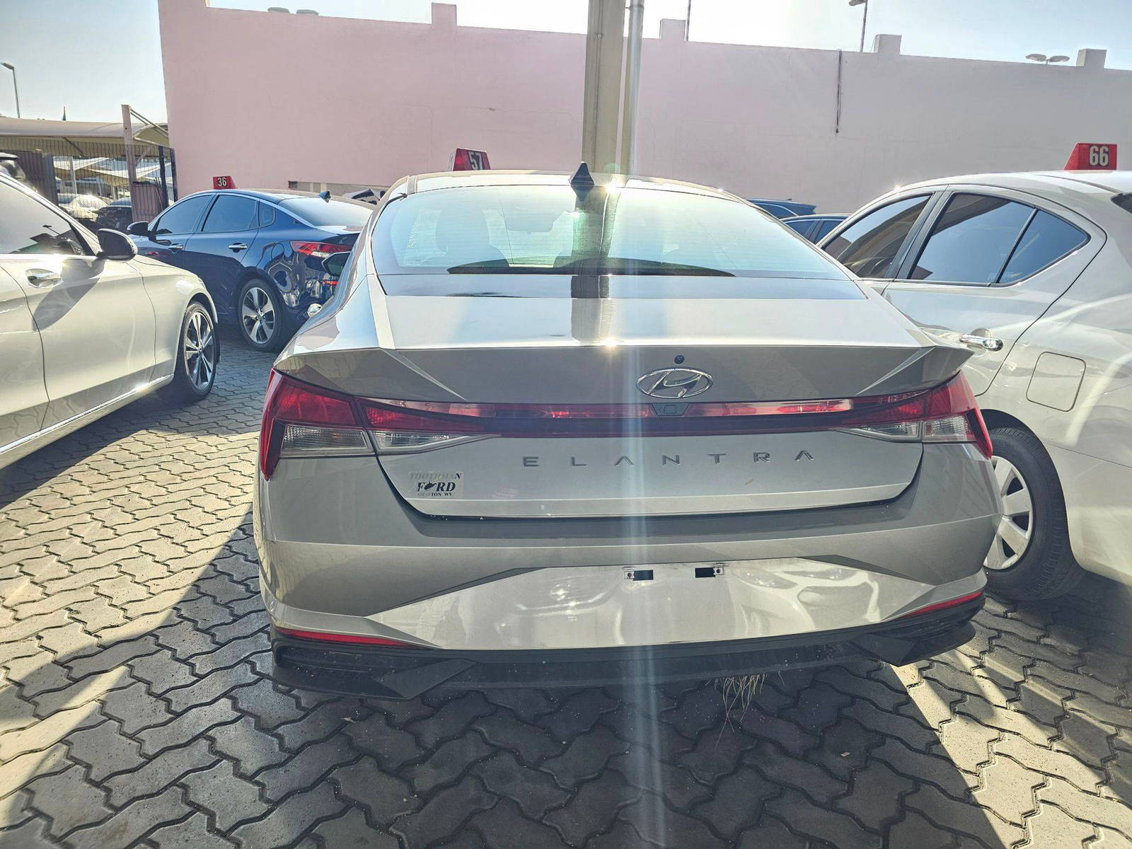 2021 HYUNDAI ELANTRA — 116242 Miles — Lot G2MH011465 — Souq - Marhaba Auctions Used Cars - Image 4