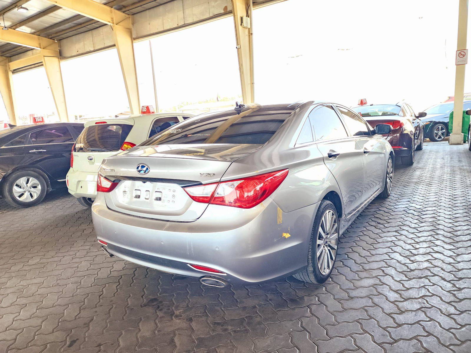 2010 HYUNDAI SONATA — 134181 KM — Lot 034752 — Souq - Marhaba Auctions Used Cars - Image 3
