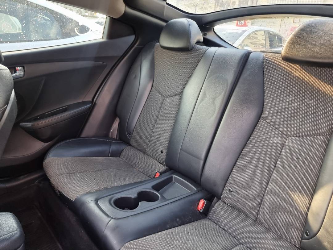 2014 HYUNDAI VELOSTER — 128233 Miles — Lot 207233 — Souq - Marhaba Auctions Used Cars - Image 7