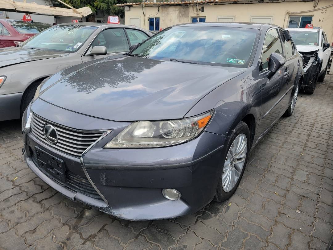 2013 LEXUS ES 350 — 188143 Miles — Lot 080485 — Main - Marhaba Auctions Used Cars - Image 4