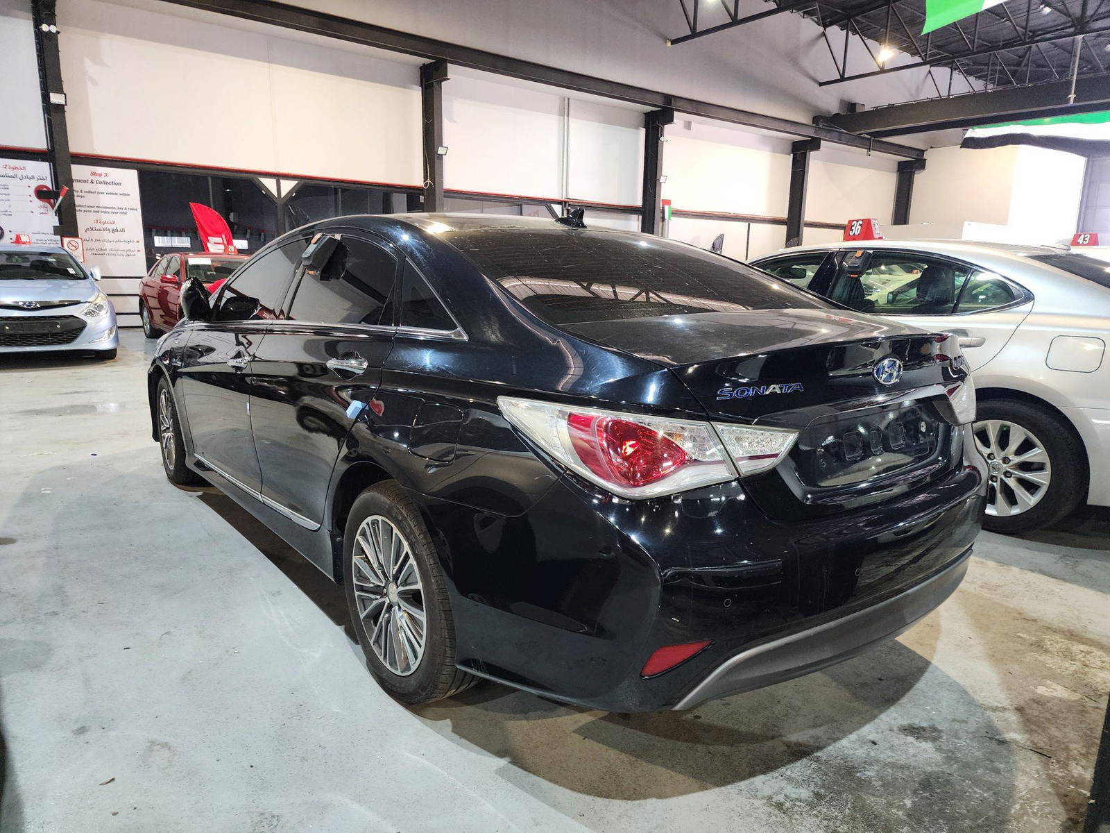 2012 HYUNDAI SONATA — 220888 KM — Lot 018100 — Al Quoz - Marhaba Auctions Used Cars - Image 5