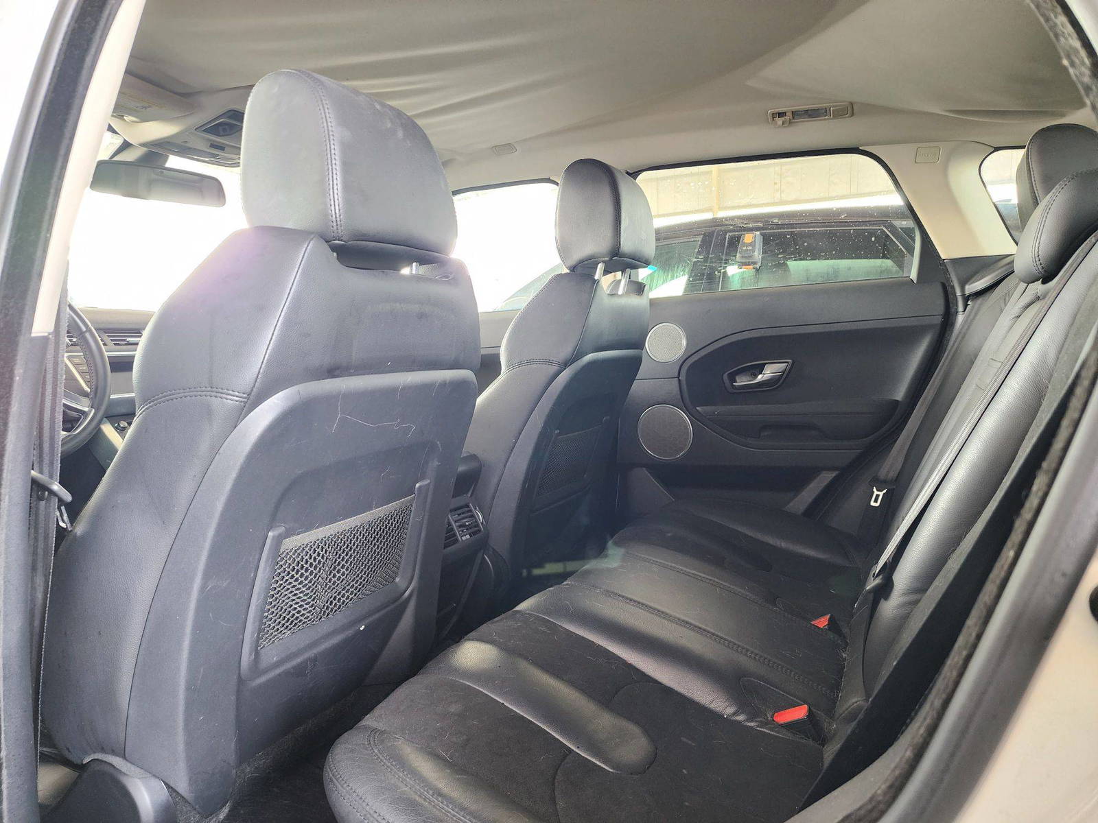 2013 LAND ROVER RANGE ROVER EVOQUE — 175770 Miles — Lot 39061847 — Souq - Marhaba Auctions Used Cars - Image 6